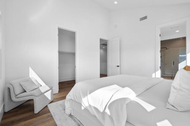 288 Clearpark Circle, San Jose CA: https://media.crmls.org/mediaz/8929dd39-2fe7-4054-a66c-5494389ab5ec.jpg