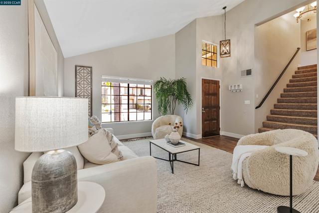 2329 Sweetwater Dr, Martinez CA: https://media.crmls.org/mediaz/892a17c1-8034-4838-b727-e2b34cb1f4f0.jpg