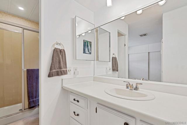 525 W El Norte Pkwy, Escondido CA: https://media.crmls.org/mediaz/892a7c27-cfd4-4026-8640-37bc15350541.jpg