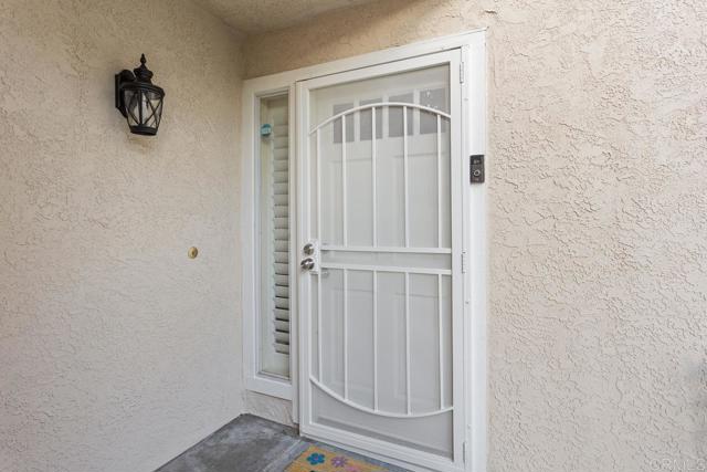 Detail Gallery Image 6 of 47 For 5035 Cherrywood Dr, Oceanside,  CA 92056 - 3 Beds | 2/1 Baths