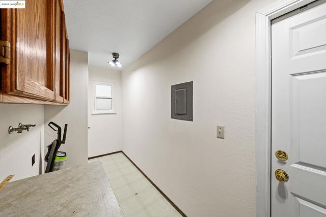 Image 34 of 60 For 921 Rock Canyon Cir