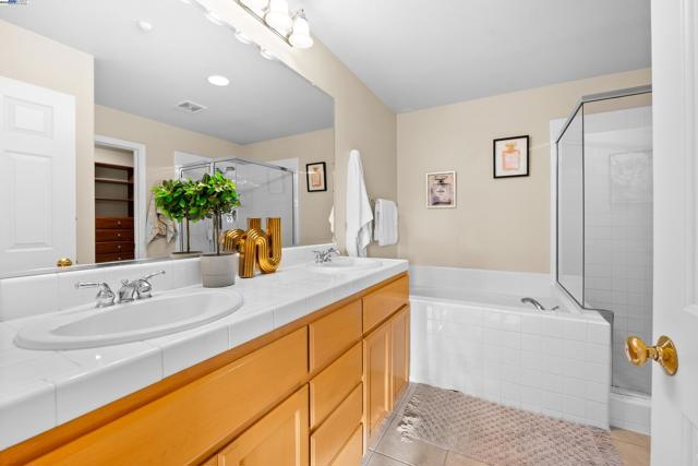 2165 Watermill Rd, San Ramon CA: https://media.crmls.org/mediaz/892c5a82-23b7-4893-80a3-c5855fbee1cd.jpg