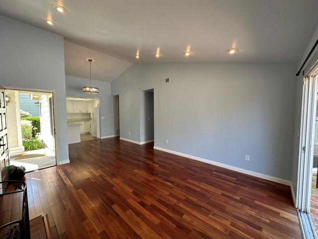 2860 Nantucket Lane, Carlsbad CA: https://media.crmls.org/mediaz/892c6bd9-9a19-48ee-8556-8c6842947e2a.jpg