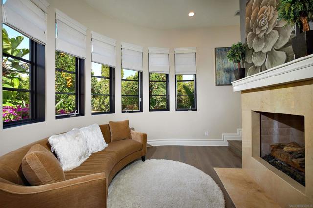 18092 Lago Vista, Rancho Santa Fe CA: https://media.crmls.org/mediaz/892d20f4-a240-4c89-9a1f-e49225547e1f.jpg