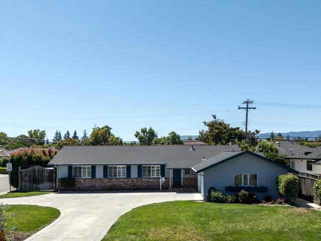3704 Pruneridge Avenue, Santa Clara CA: https://media.crmls.org/mediaz/892d7ac3-f09f-4892-a626-e476f849ac8d.jpg