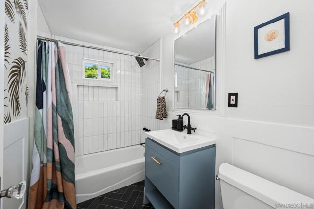 4602 Felton St, San Diego CA: https://media.crmls.org/mediaz/892dc971-6a1f-4ffb-88f8-883bac9936df.jpg