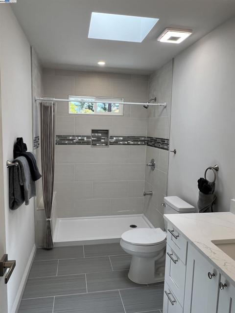 2559 Lynn Ave, Concord CA: https://media.crmls.org/mediaz/892dd5c0-241c-439d-b4fa-7c6c2d5eb6d3.jpg