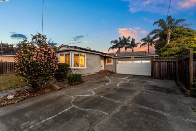 6793 Flanders Dr, Newark CA: https://media.crmls.org/mediaz/892e8888-6ccf-40ed-a377-23a3602551f0.jpg