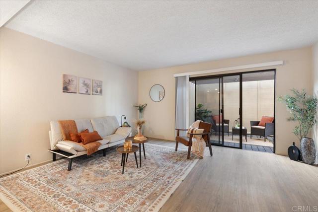 Detail Gallery Image 1 of 1 For 8431 via Mallorca #102,  La Jolla,  CA 92037 - 1 Beds | 1 Baths