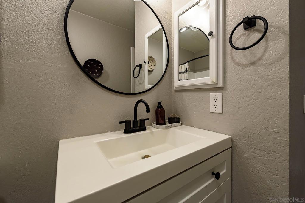 9149 Village Glen - photo 18