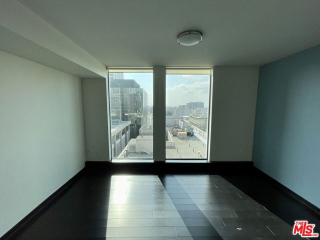 655 S Hope Street, Los Angeles CA: https://media.crmls.org/mediaz/893044f7-f051-4cc2-9b7a-6ea671a391ad.jpg