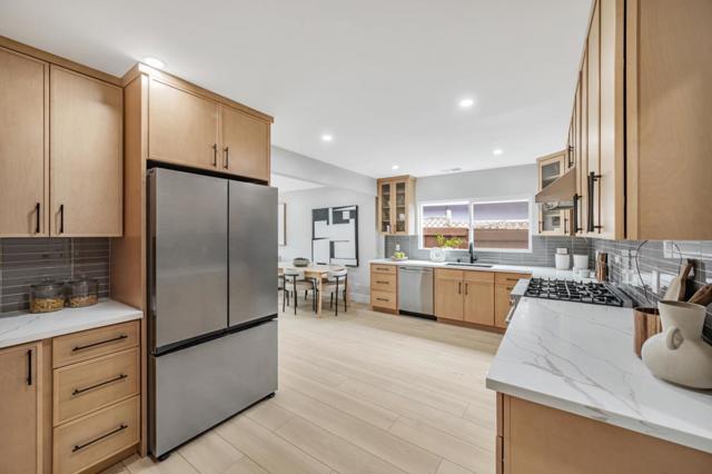 304 Evergreen Drive, South San Francisco CA: https://media.crmls.org/mediaz/8930936b-414c-4098-b873-0d817ac991a6.jpg