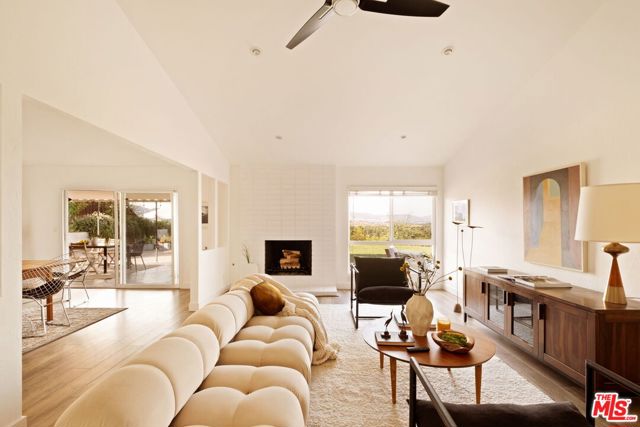 23699 Sandalwood Street, West Hills CA: https://media.crmls.org/mediaz/893148e3-c58b-4efd-82e4-f919c50d91b1.jpg