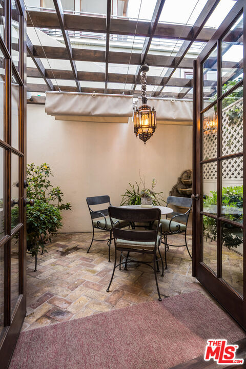 1925 Curson Place, Los Angeles CA: https://media.crmls.org/mediaz/89319244-253e-4dfa-93bd-2189c4ddf00b.jpg