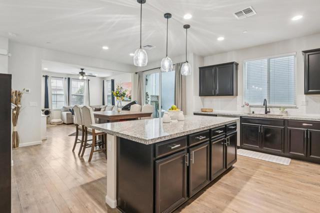 19307 Stonehenge Lane, Marina CA: https://media.crmls.org/mediaz/89319922-d412-4f1c-9bc0-c079c9e06379.jpg