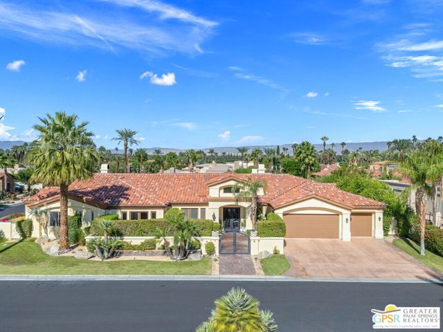 16 Villaggio Place, Rancho Mirage CA: https://media.crmls.org/mediaz/89327739-46a2-4c87-b2cd-e39f99df8713.jpg