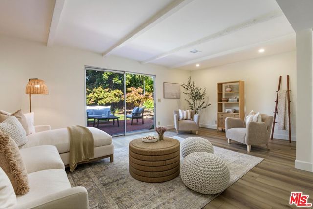 6591 Camino Venturoso, Goleta CA: https://media.crmls.org/mediaz/89329f47-0338-443c-b0c3-abd0907f8125.jpg