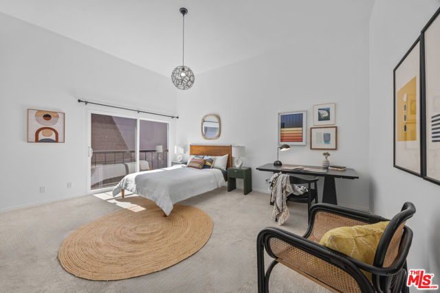 13065 Mindanao Way, Marina del Rey CA: https://media.crmls.org/mediaz/8932def8-bd42-47a0-9e7f-80808a684f64.jpg