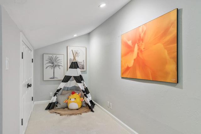 109 Lorain Place, Los Gatos CA: https://media.crmls.org/mediaz/8932ee15-b396-48a6-96ab-23ca89cb09cd.jpg