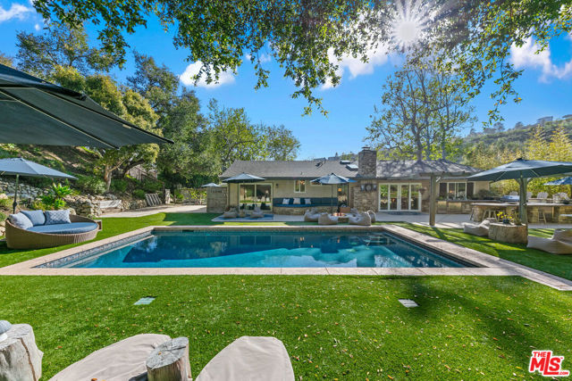 30603 El Sueno Drive, Malibu CA: https://media.crmls.org/mediaz/8933002d-ddfa-4832-867f-9bda222b5fdf.jpg