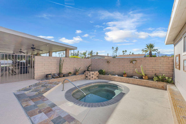 74554 Stage Line Drive, Thousand Palms CA: https://media.crmls.org/mediaz/89347fcf-fcf3-4eb1-8b22-f8783910db66.jpg