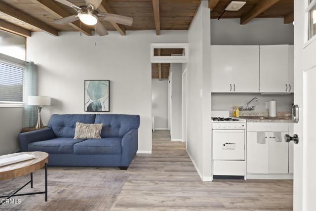 1132 1142 Pittsfield Lane, Ventura CA: https://media.crmls.org/mediaz/89348e7c-26ba-4cce-bfe7-f56c2f7a3d91.jpg