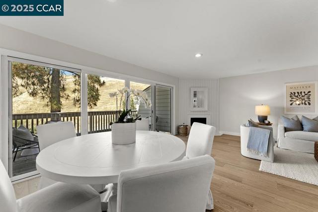 412 Woodminster, Moraga CA: https://media.crmls.org/mediaz/8934a54d-e3f6-4ebc-8ac1-678af8225681.jpg