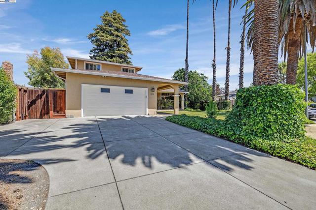 5375 Sandra Way, Livermore CA: https://media.crmls.org/mediaz/89355ac4-2631-405d-90bb-162fbc731ec6.jpg
