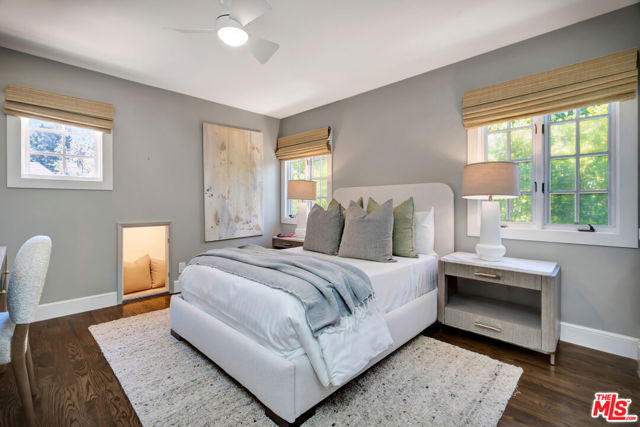 14071 Roblar Road, Sherman Oaks CA: https://media.crmls.org/mediaz/89359696-a72e-4ff8-af77-f3dbf4fd2952.jpg