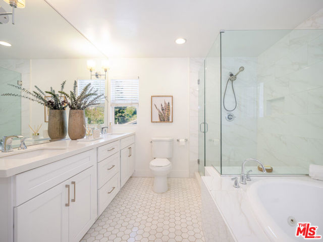 5417 Allott Avenue, Sherman Oaks CA: https://media.crmls.org/mediaz/8936153e-6067-42a4-8f6b-0d83135be186.jpg