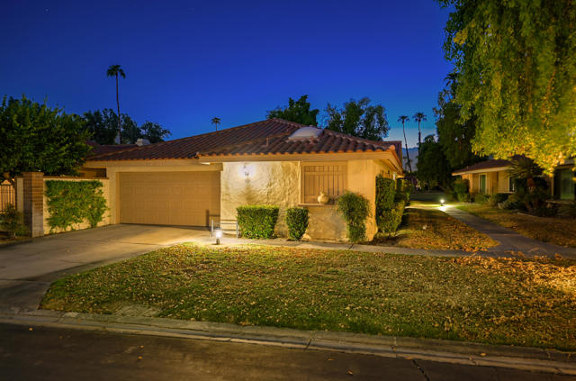 239 Santa Barbara Circle, Palm Desert, CA 92260