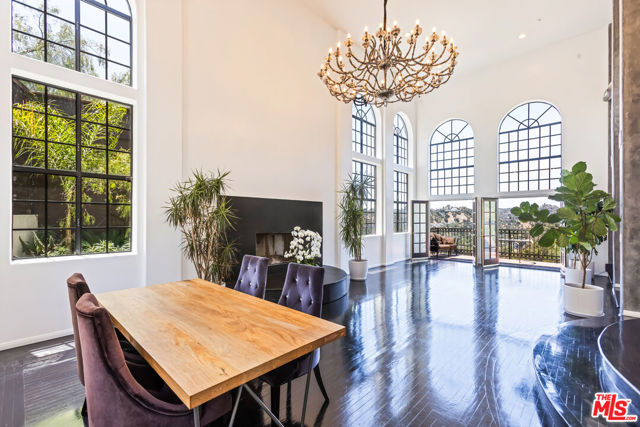2651 La Cuesta Drive, Los Angeles CA: https://media.crmls.org/mediaz/89367c1a-fa9d-4139-a68d-df538bd0243e.jpg