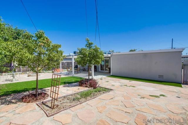 5068 Baxter, San Diego CA: https://media.crmls.org/mediaz/8936d6c2-4a30-49d4-8683-9b8060da9c3d.jpg