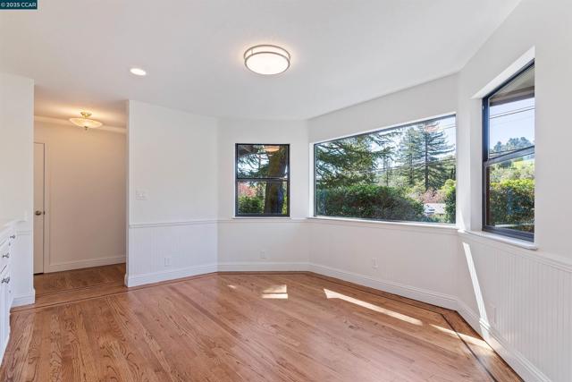 225 Rheem Blvd, Moraga CA: https://media.crmls.org/mediaz/89374502-bf02-4737-9d67-7e29821e3d60.jpg