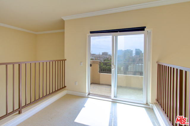 11355 MISSOURI Avenue, Los Angeles CA: https://media.crmls.org/mediaz/8937b495-0393-4131-a004-93fa447dffcb.jpg