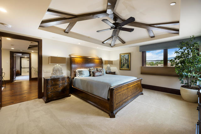 Image 44 of 102 For 52977 Via Dona