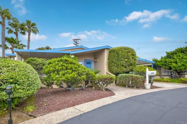 6496 Friendly Place, Carlsbad CA: https://media.crmls.org/mediaz/89380a15-7dac-464e-bec7-79328ef5c7df.jpg