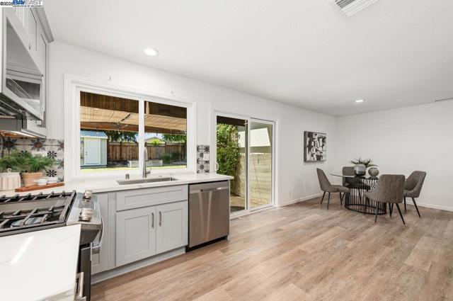 1464 Windsor Way, Livermore CA: https://media.crmls.org/mediaz/89382386-078c-4823-a94b-7ebd45ba3bf3.jpg