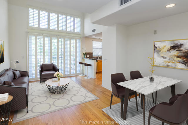 286 N Madison Avenue, Pasadena CA: https://media.crmls.org/mediaz/893926e1-73ce-4dba-b19f-5ee746bf6122.jpg
