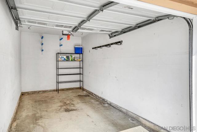 12362 Carmel Country Rd, San Diego CA: https://media.crmls.org/mediaz/89395c39-649b-49bc-8781-1d573f99dc83.jpg