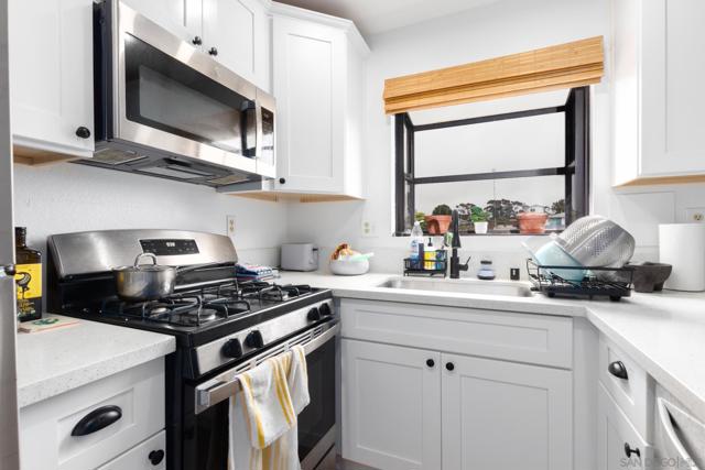 4341 43 Banning St, San Diego CA: https://media.crmls.org/mediaz/89397c0e-0778-471f-8eb7-e64c86f2e16a.jpg