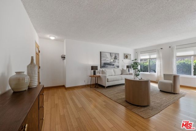 1730 Camden Avenue, Los Angeles CA: https://media.crmls.org/mediaz/89397fd2-a878-49c7-9131-c4d66f562f4a.jpg