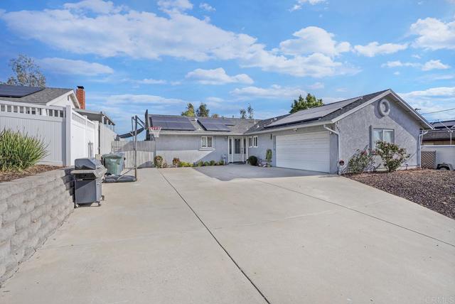 1234 El Mio Drive, El Cajon CA: https://media.crmls.org/mediaz/8939b42c-3780-4d90-83b5-7a0c353c2611.jpg