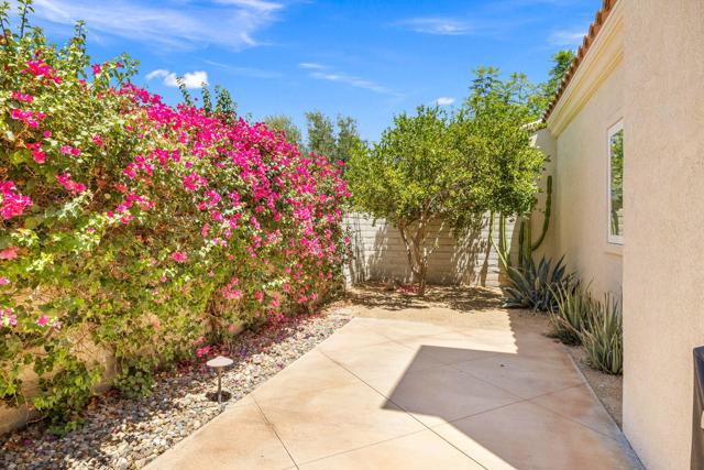 80813 Calle Azul, La Quinta CA: https://media.crmls.org/mediaz/8939fd85-f837-40ca-bbbd-932896d7e3a0.jpg