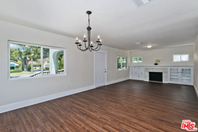 1288 N HILL Avenue, Pasadena CA: https://media.crmls.org/mediaz/893ae20e-4790-4107-a05e-d31b130b476d.jpg
