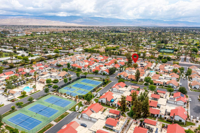 2355 S Gene Autry Trail, Palm Springs CA: https://media.crmls.org/mediaz/893b9dda-29ae-482a-be1e-1115d47c9244.jpg