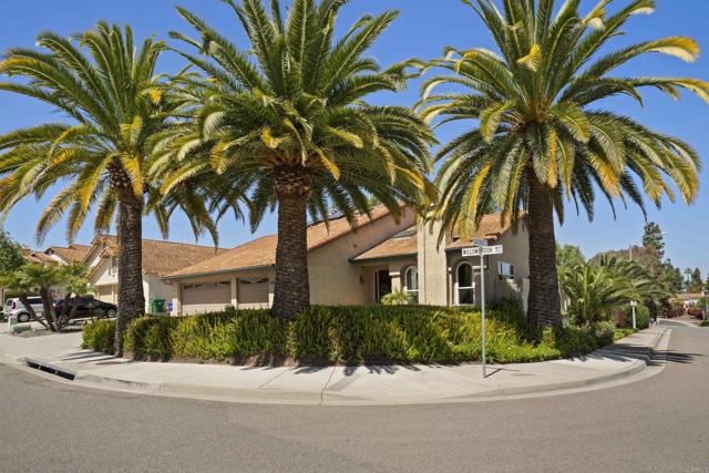 1990 Willowbrook Drive, Oceanside CA: https://media.crmls.org/mediaz/893ba706-05e4-4a5e-a521-f64f97ae3ede.jpg