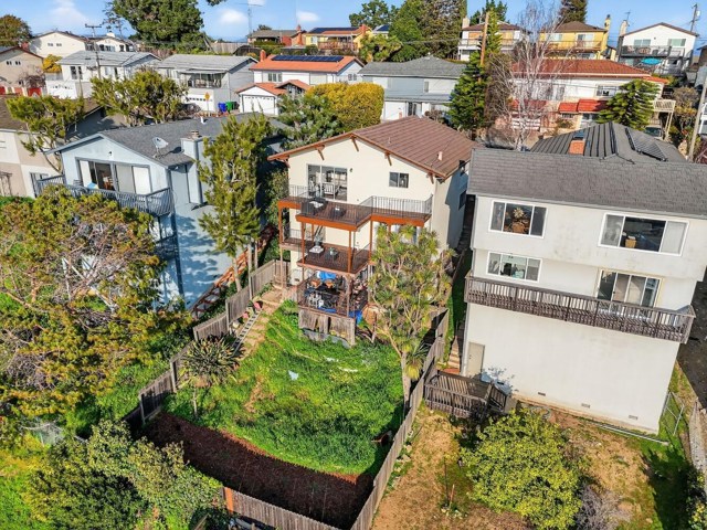 16605 Rolando Ave, Castro Valley CA: https://media.crmls.org/mediaz/893bddb6-a877-4bc2-b360-46d390fd0dac.jpg