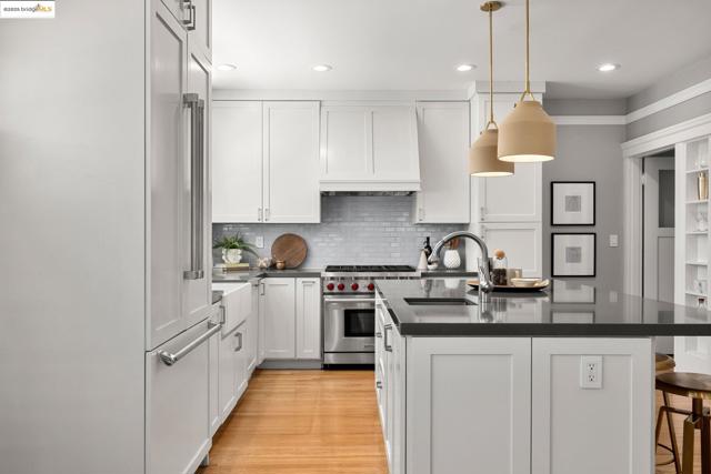 2842 Ashby Ave, Berkeley CA: https://media.crmls.org/mediaz/893cb439-8493-4e9a-93df-e9b4d382a805.jpg