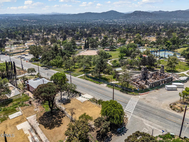 900 E Mount Curve Ave, Altadena CA: https://media.crmls.org/mediaz/893cc292-58f9-450d-8455-788a84f26349.jpg